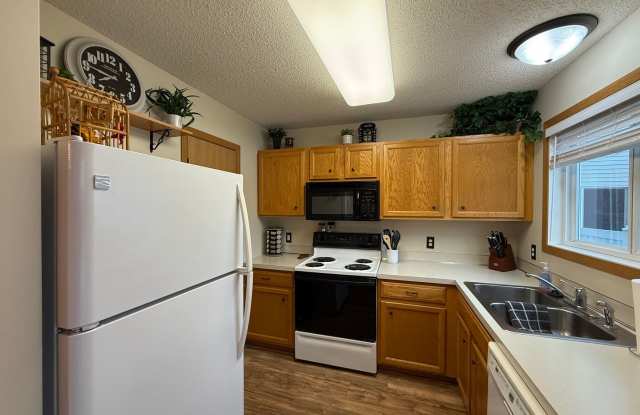 2 Bed Apple Valley Townhome Available NOW! photos photos
