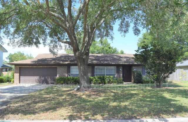 166 Vanderford Road West - 166 Vanderford Road West, Lakeside, FL 32073