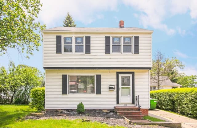 8510 Grand Division Ave - 8510 Grand Division Avenue, Garfield Heights, OH 44125