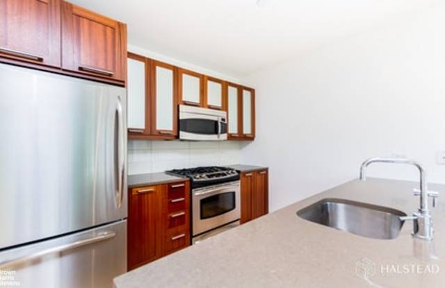 3585 Greystone Avenue Gallery 3