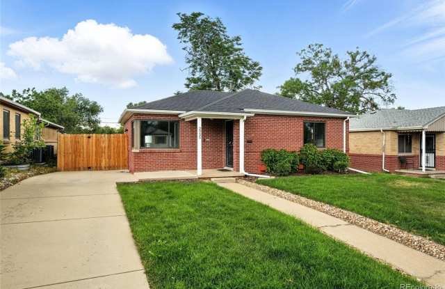 3 Bed, 2 Bath Home in Denver photos photos