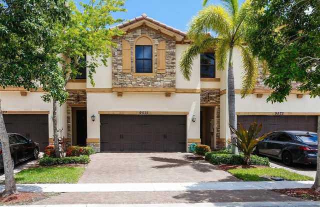 9575 N Town Parc Cir photos photos