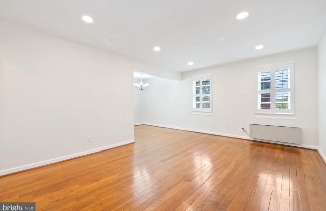 4822 CHEVY CHASE Drive Gallery 4