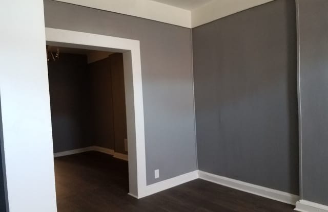 2548 Frederick Avenue Gallery 4