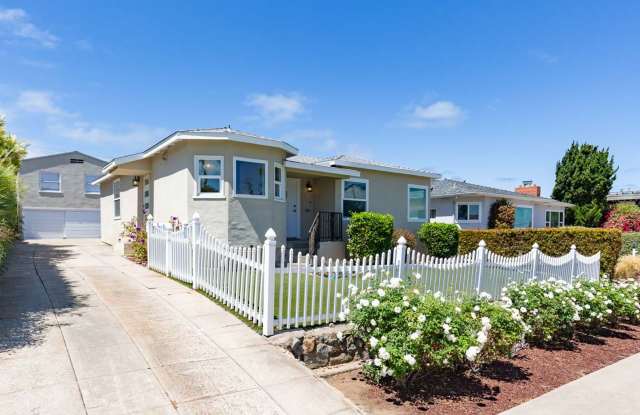 2 Bed, 2 Bath home in Ocean Beach photos photos
