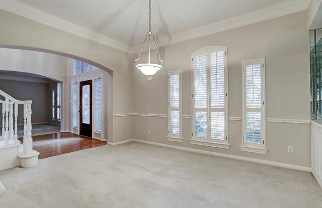 5622 Lake Place Drive Gallery 4