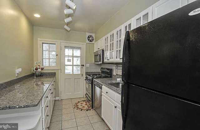 4006 DEEPWOOD ROAD Gallery 3