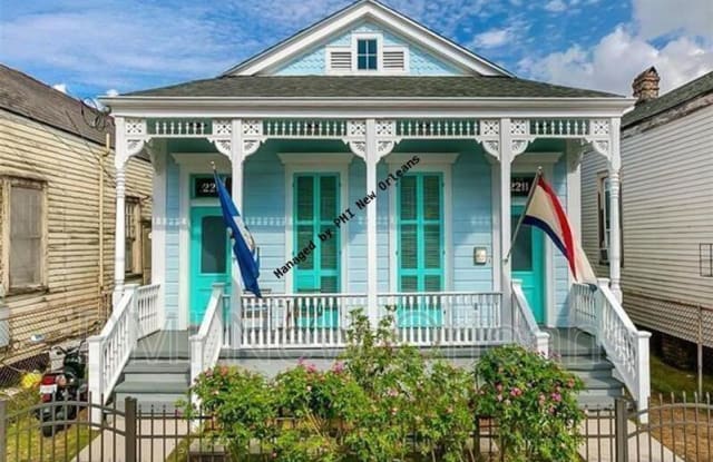 2211 Magnolia St - 2211 Magnolia Street, New Orleans, LA 70113