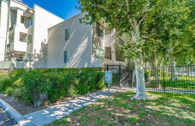 Modern 1-Bedroom Condo with Resort-Style Amenities in Woodland Hills! photos photos