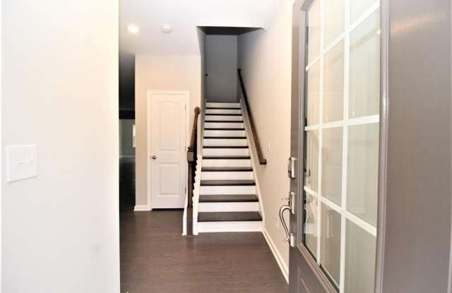 1736 Lansing Bluff Walk Gallery 3