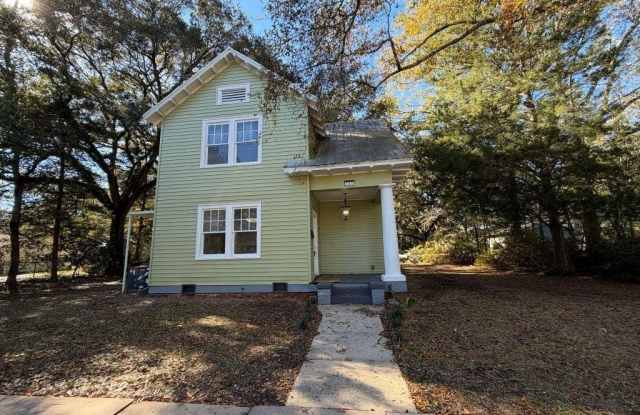 206 5th Street - 206 5th Street, Chickasaw, AL 36611