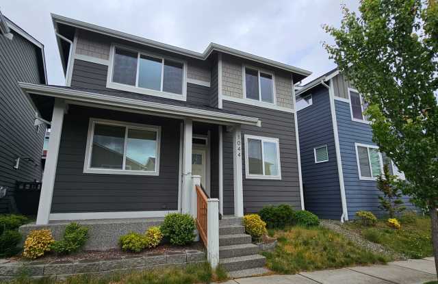 Spacious Bremerton Two-Story - 1044 Magnuson Way, Bremerton, WA 98310