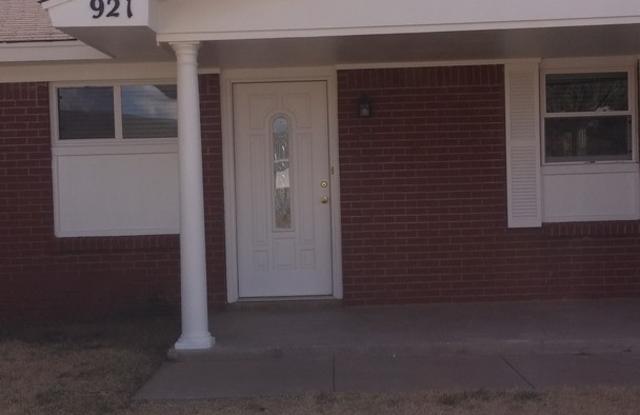 COMPLETELY UPDATED HOME MOVE IN READY Gallery 3