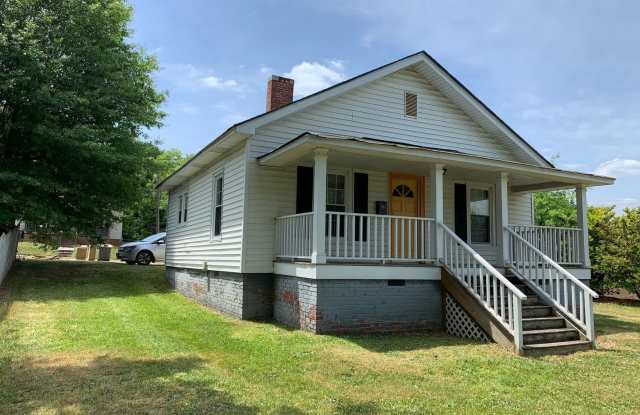 Must see this Adorable 2 bedroom 1 bath home located in Kannapolis photos photos