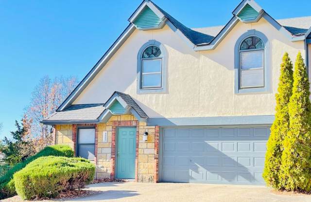 Updated 3bed 2 bath with fenced in yard! photos photos