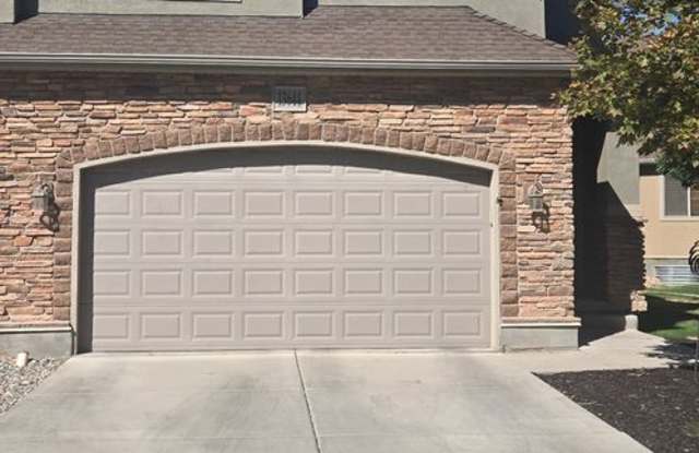 Pet Friendly Beautiful 3 Bed 3.5 Bath in Riverton!! photos photos