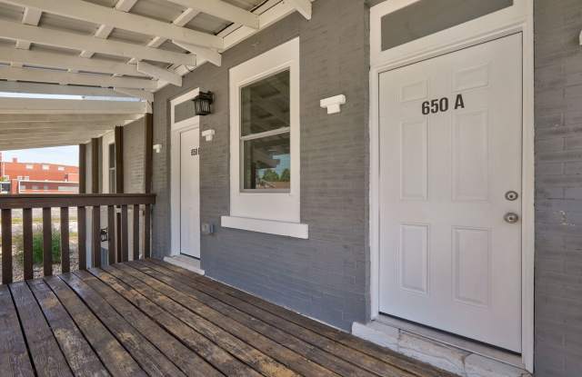 UTILITIES INCLUDED!! Spacious 2-Bedroom, 1-Bathroom Home AVAILABLE NOW!! Gallery 4