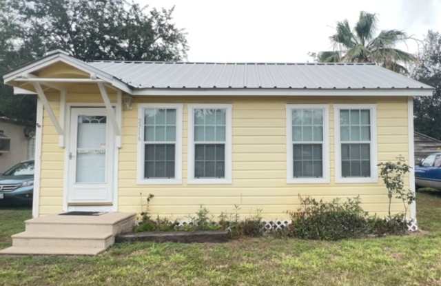 2716 Deer - 3 Bed/2 Bath - $1275 Gallery 1