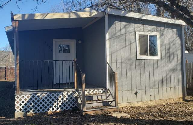 3590redwoodstreet.is4lease.com photos photos