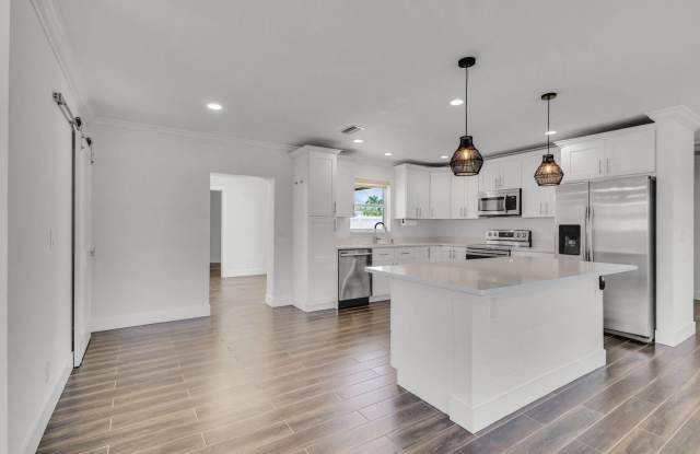 204 W Whitney Drive, Jupiter, FL 33458 - 4215 Gallery 4