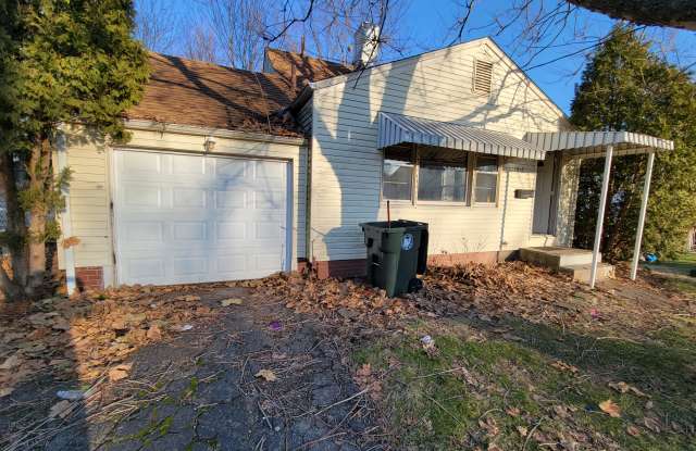 1612 Esther Ave Ne photos photos