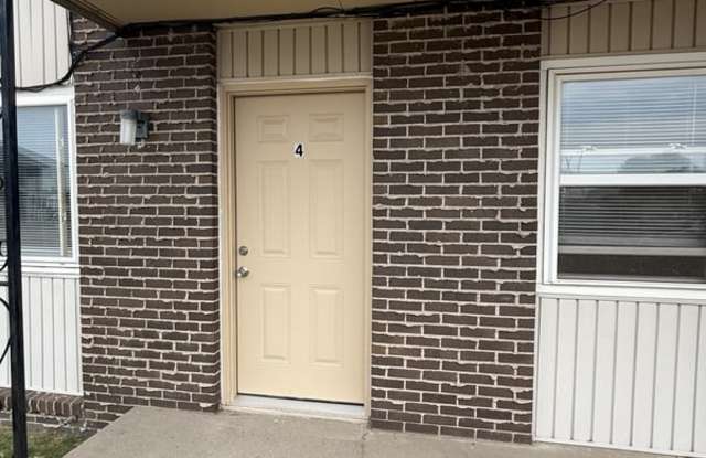 17th Place Apartments Gallery 1