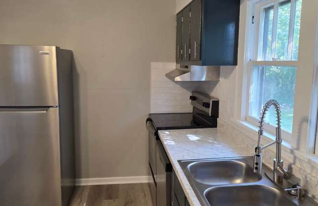 Cute 2 bed 1 bath home for rent. Gallery 4