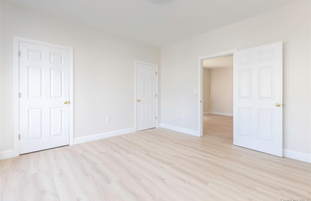 106 Winnikee Avenue Gallery 3