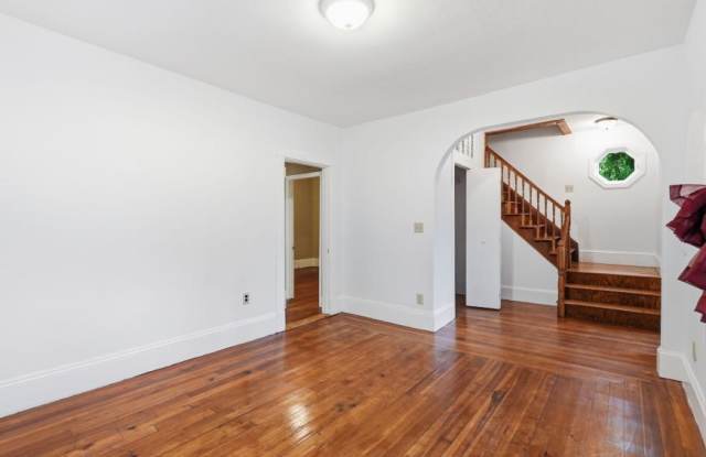 457 North Franklin Gallery 2