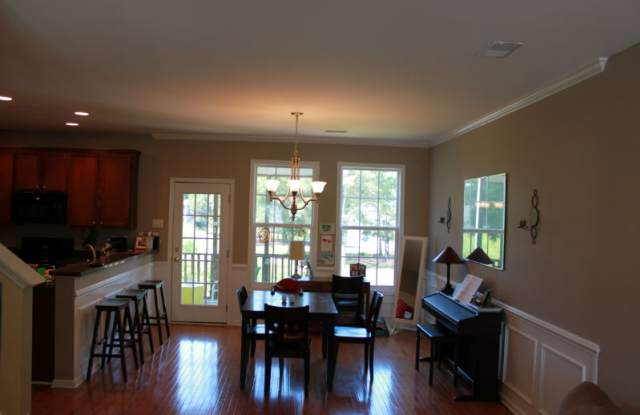 1439 Hamlin Park Cir Gallery 3