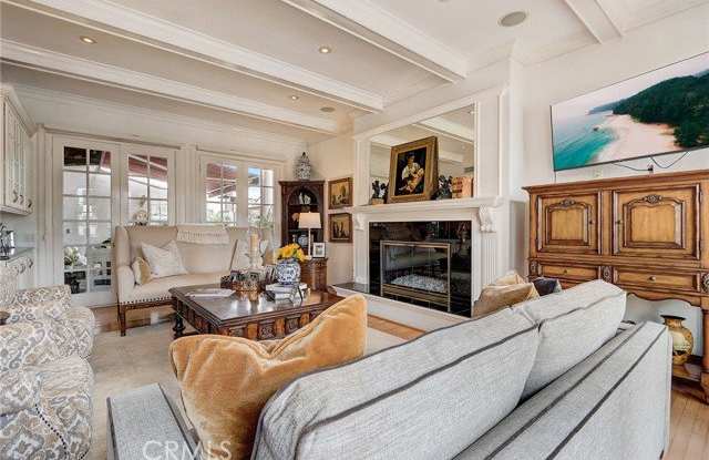 2025 East Balboa Boulevard Gallery 3