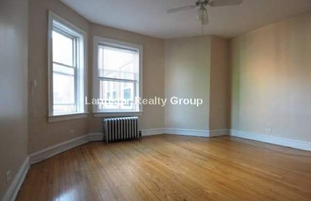 5028 North Springfield Gallery 2