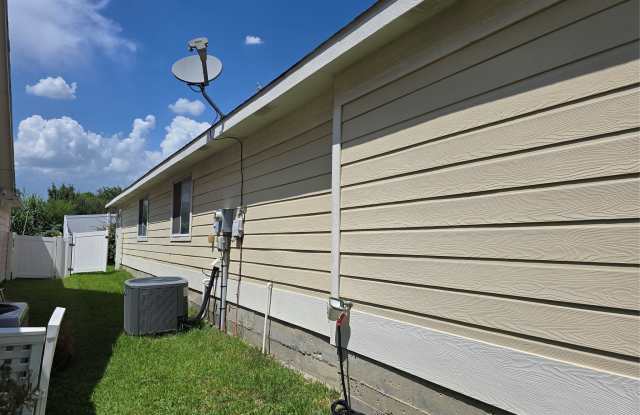 2410 Parkview Drive Gallery 3