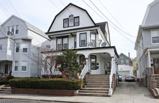 92 BARTHOLDI AVE - 92 Bartholdi Avenue, Jersey City, NJ 07305
