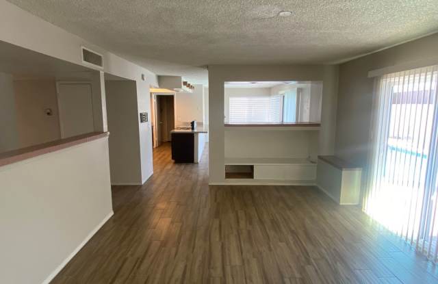 Upgraded 3 Bedroom, 2 Bath with Pool! Gallery 3
