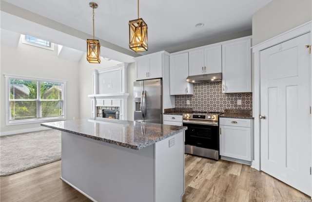7901 Hillside Drive Gallery 4