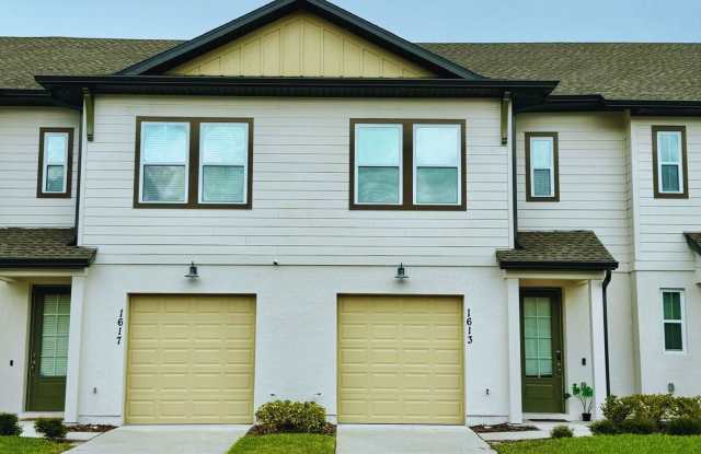 Townhouse 3 Beds, 2,5 Baths at 1613 Pelican Dr., Davenport, Fl 33896 Gallery 1
