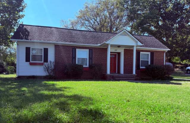 Alcoa rental available now - 307 Rose Avenue, Alcoa, TN 37701