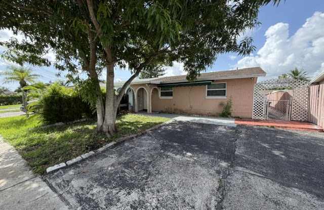 6432 Southwest 18th Court Gallery 2
