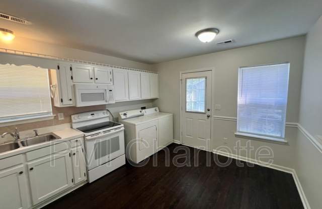 6204 Easter Ln Gallery 4
