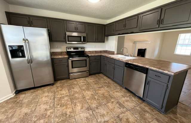 Renovated 3 Bedroom 2 Bath Home for Rent!! Gallery 4