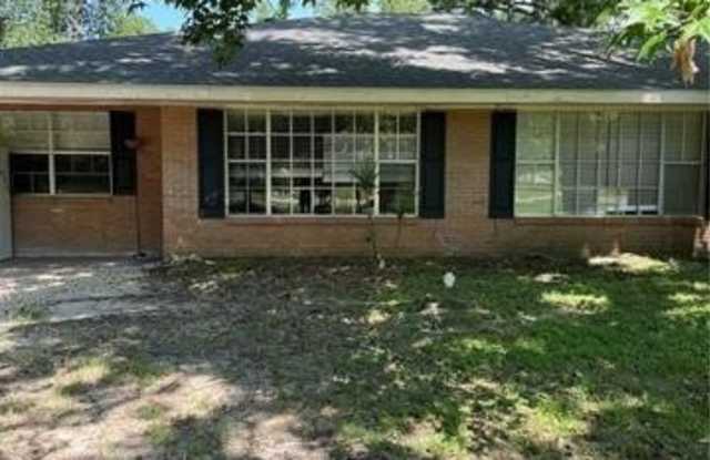 644 CASTAIN Drive photos photos