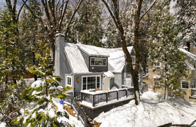 284 Walnut Dr Gallery 1