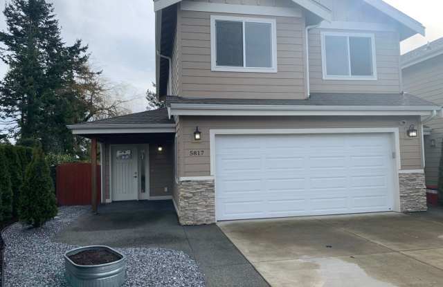 Lovely 3 bedroom Home at end of cul-de-sac - Low Maintenance Yard - 5817 Pioneer Ridge Place, Ferndale, WA 98248