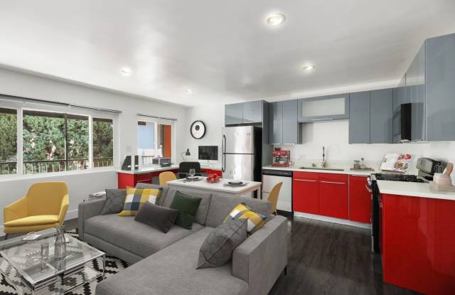 1321 W 36th Place Apartments Gallery 4