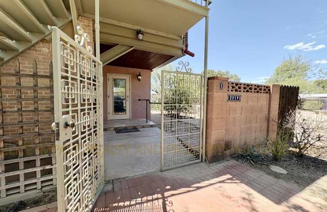 2819 North Woodland Avenue - 1 photos photos