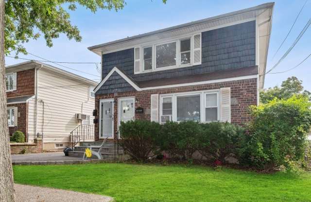 176 Nassau Boulevard - 176 Nassau Boulevard, Garden City, NY 11530