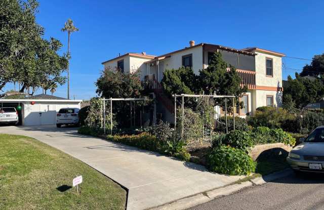 1920 Carmelina Dr - Upstairs Unit photos photos