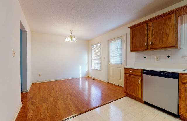 Charming Three Bedroom Columbia Townhome photos photos