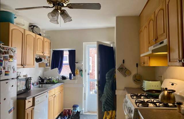 Large 2 bed unit in the heart of Oak Square photos photos Large 2 bed unit in the heart of Oak Square photos photos